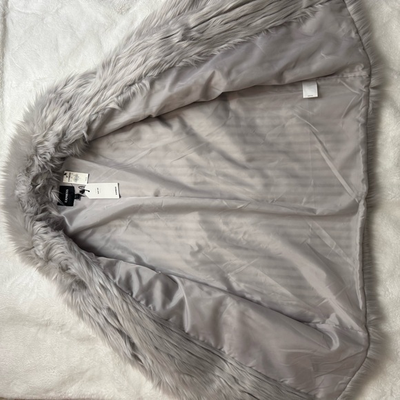 NWT Express Faux Fur Coat - Large - Silver - Grey - Picture 4 of 7